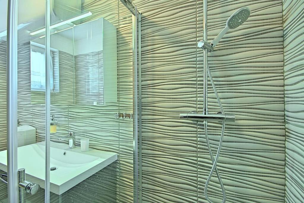 Sani Apartment *